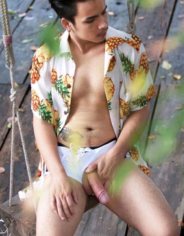 MAN-OMG-7---JOEY-RAINING-BOY